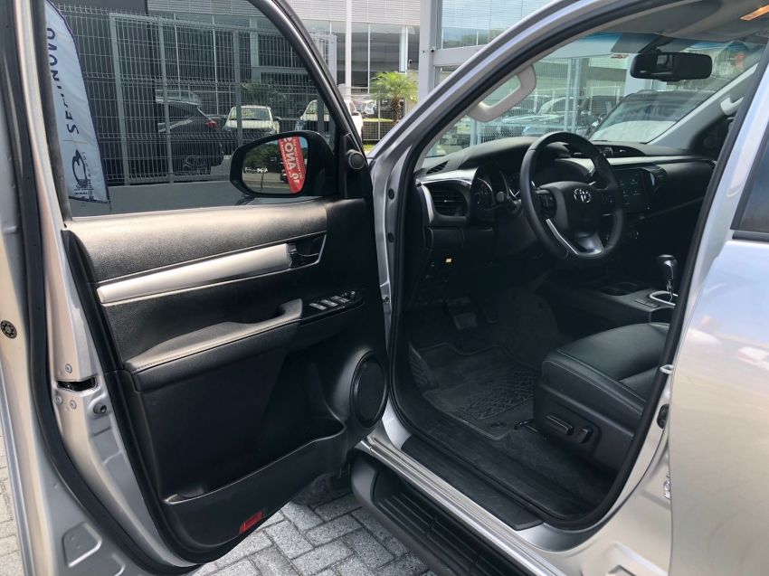 toyota hilux diesel automatico 202420