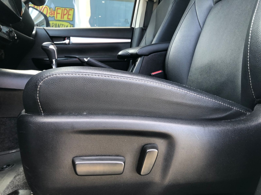 toyota hilux diesel automatico 202417