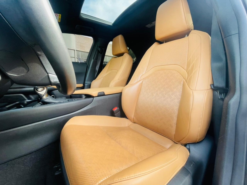 lexus ux 250h7