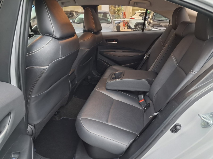 corolla altis hibryd 1.8 hv12