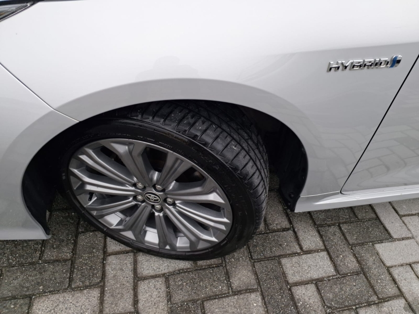 corolla altis hibryd 1.8 hv10