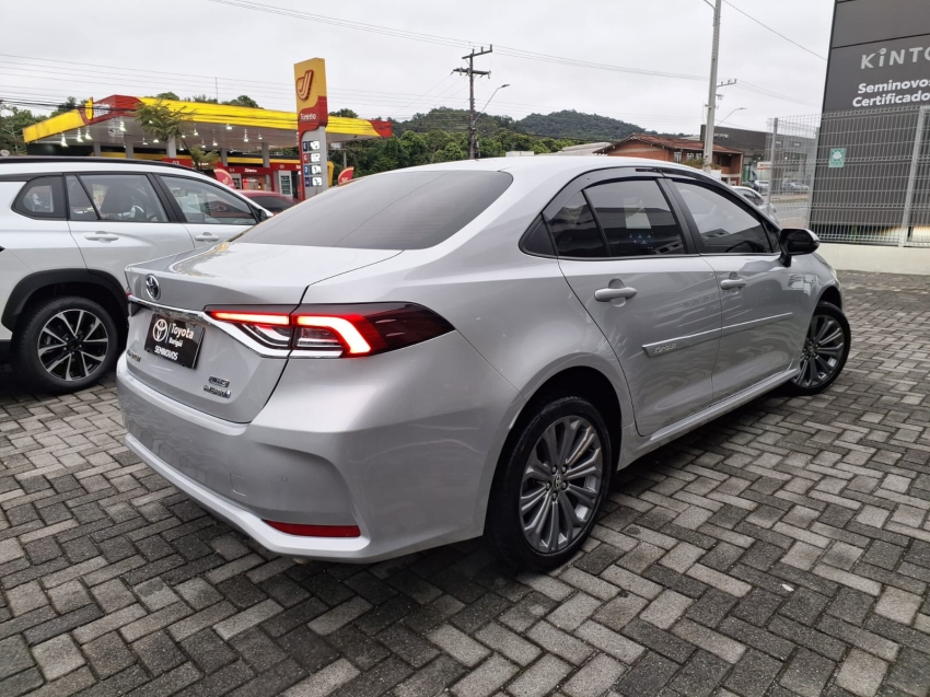 corolla altis hibryd 1.8 hv4