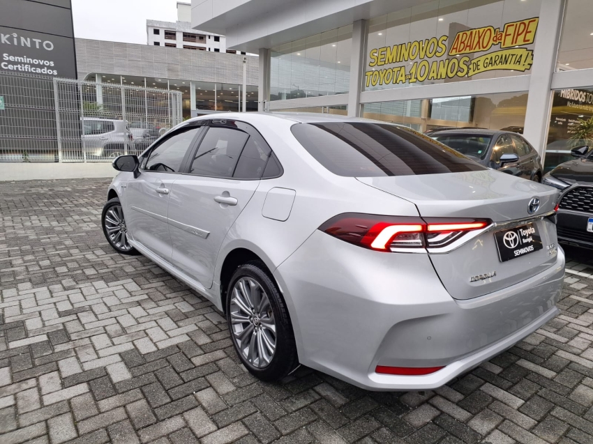 corolla altis hibryd 1.8 hv2