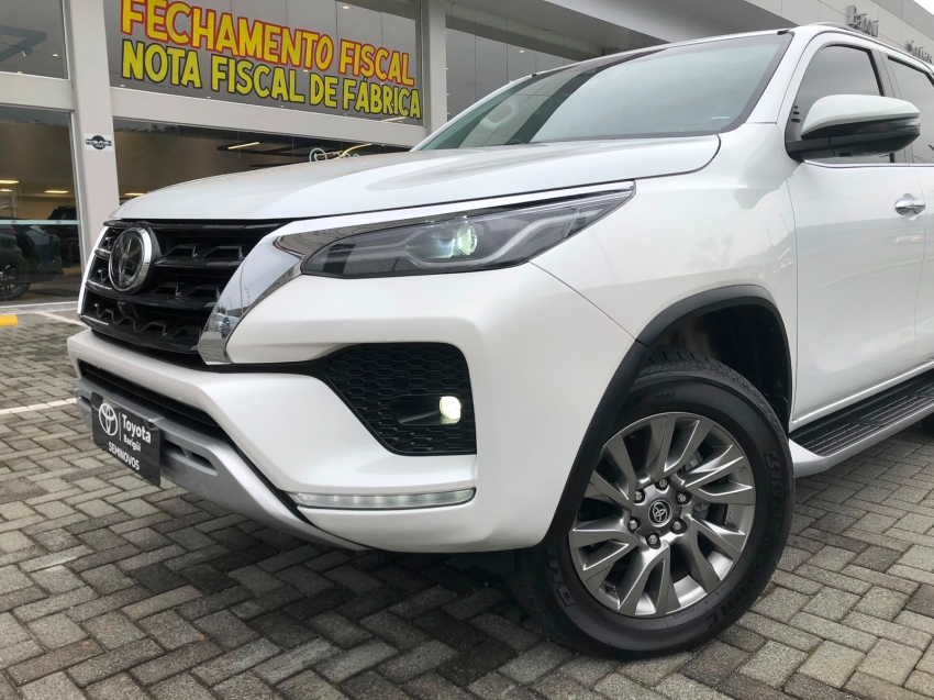 toyota hilux sw4 2.8 d-4d turbo diesel srx 7l 4x4 automatico 5p 20246