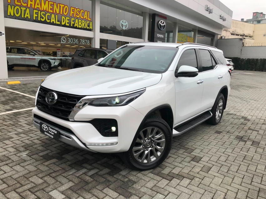 toyota hilux sw4 2.8 d-4d turbo diesel srx 7l 4x4 automatico 5p 20240
