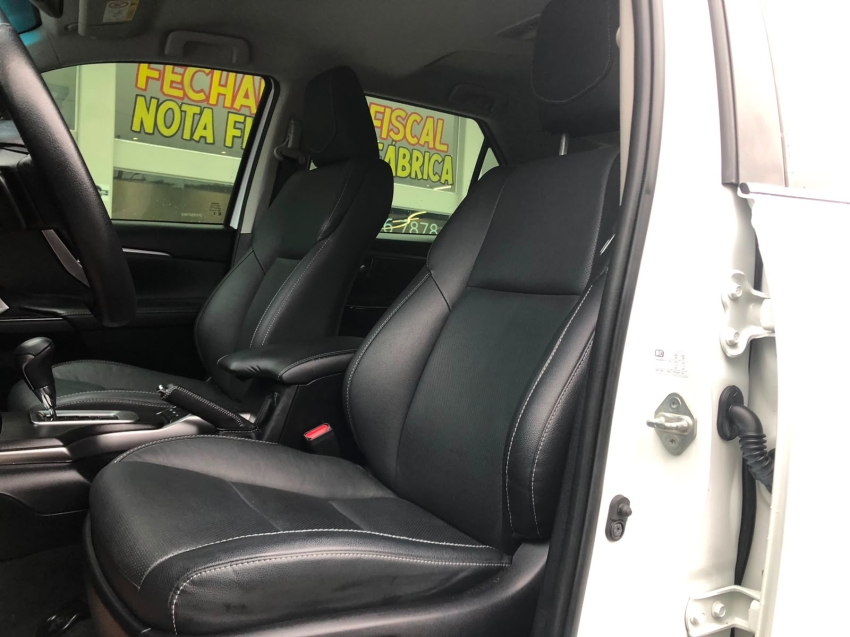 toyota hilux sw4 2.8 d-4d turbo diesel srx 7l 4x4 automatico 5p 202418