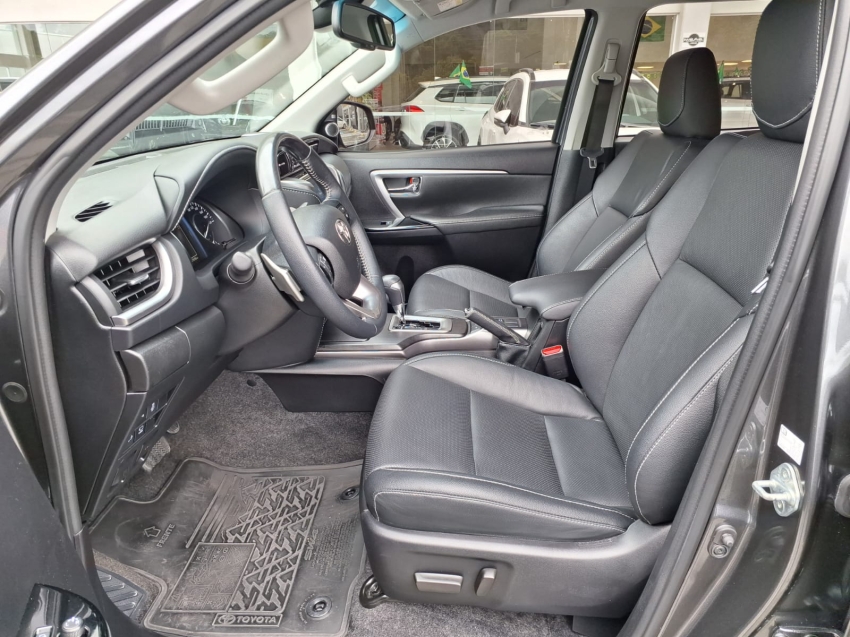 toyota hilux sw4 2.8 d-4d turbo diesel srx platinum 4x4 automatico 5p 20245
