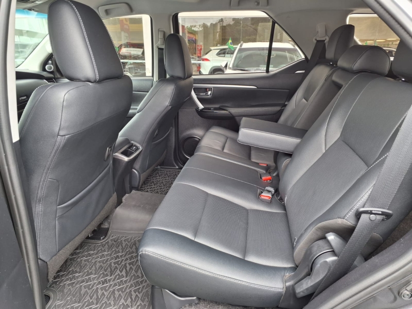toyota hilux sw4 2.8 d-4d turbo diesel srx platinum 4x4 automatico 5p 20246
