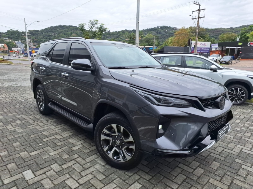 toyota hilux sw4 2.8 d-4d turbo diesel srx platinum 4x4 automatico 5p 20241