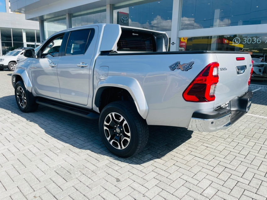 toyota hilux 2.8 d-4d turbo diesel cd srx plus 4x4 automatico 5p 20251