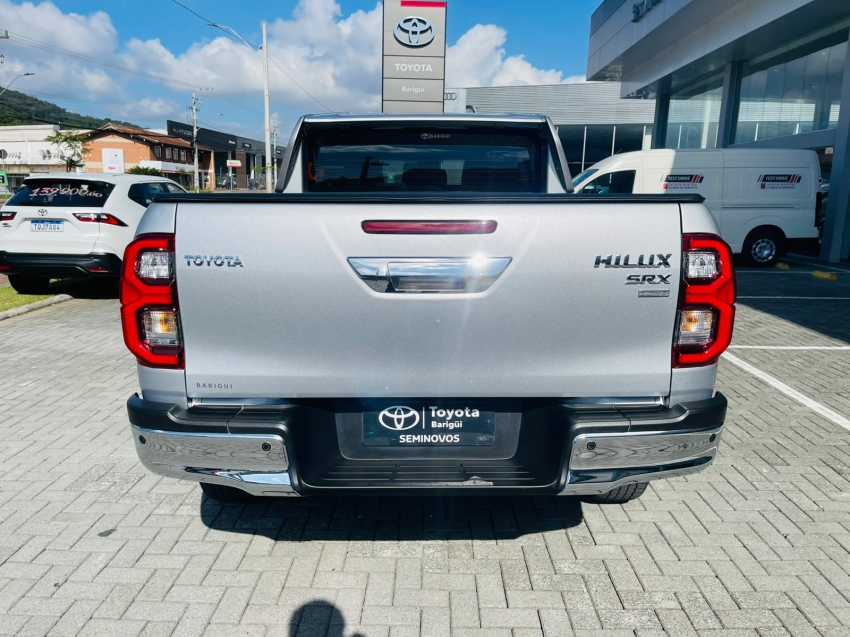 toyota hilux 2.8 d-4d turbo diesel cd srx plus 4x4 automatico 5p 20252