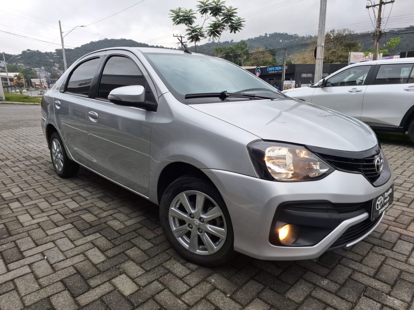 toyota etios 1.5 flex automatico 20182