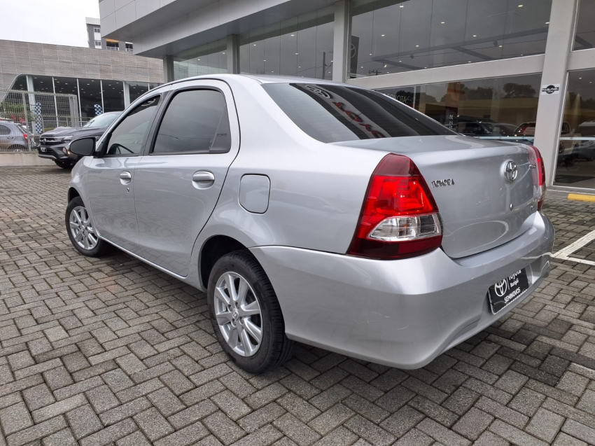 toyota etios 1.5 flex automatico 20183