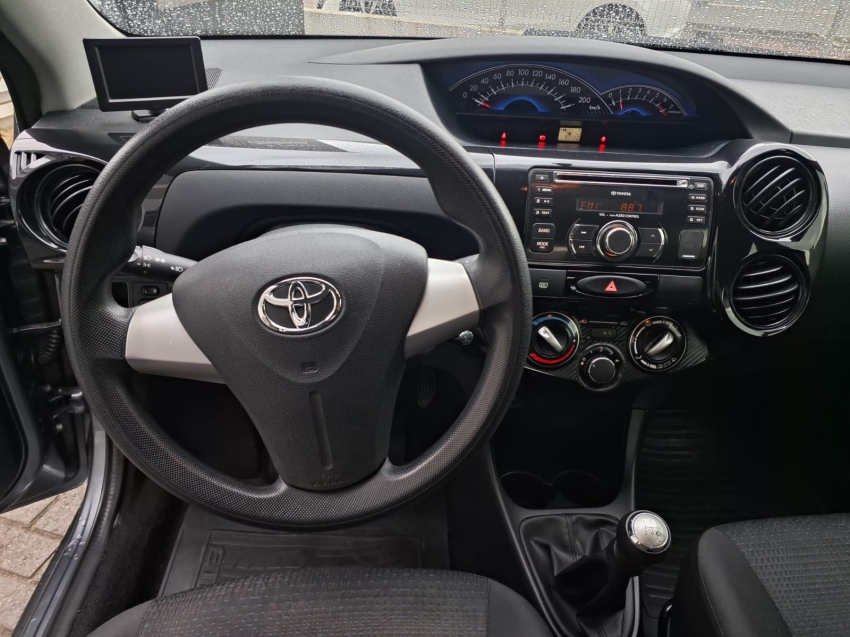 toyota etios 1.3 flex 20148