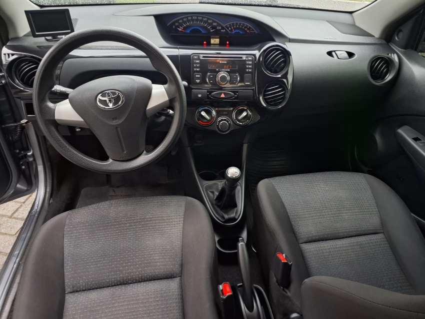 toyota etios 1.3 flex 20147