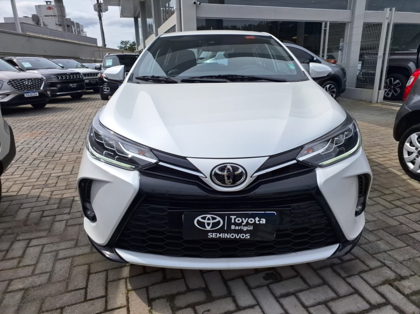 toyota yaris flex automatico 2024