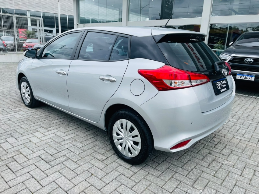 toyota yaris flex 20214