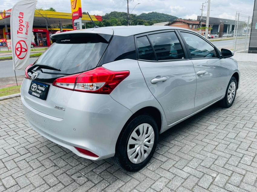 toyota yaris flex 20213