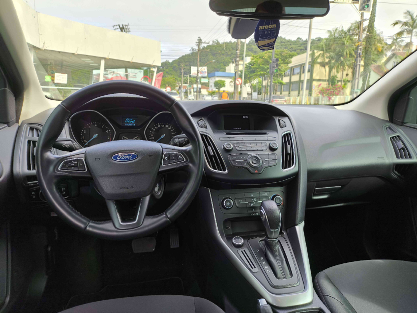ford focus 2.0 se sedan 16v flex 4p powershift 2016