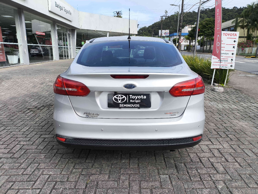 ford focus 2.0 se sedan 16v flex 4p powershift 2016