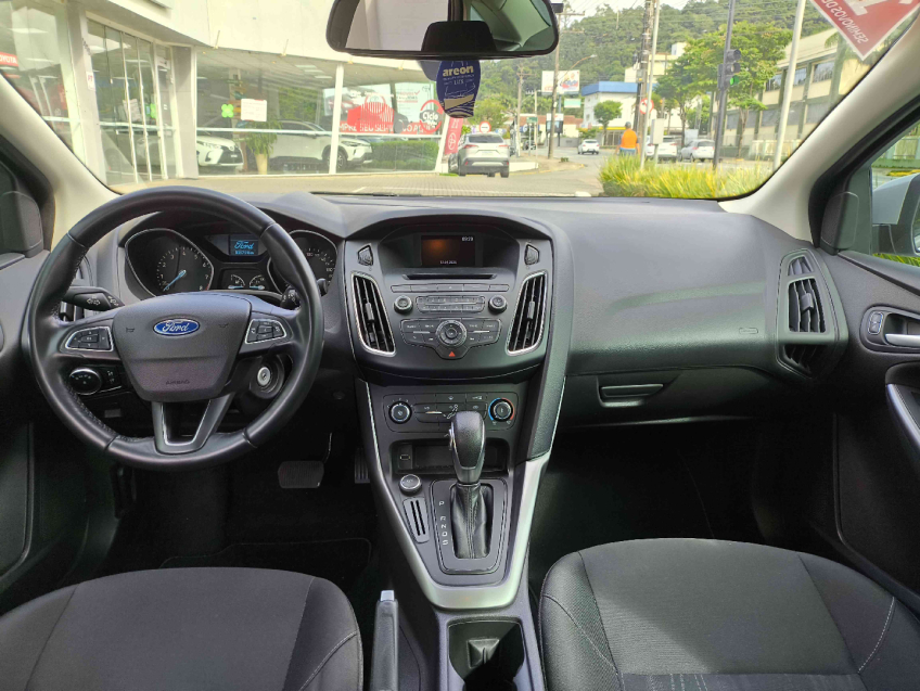 ford focus 2.0 se sedan 16v flex 4p powershift 2016