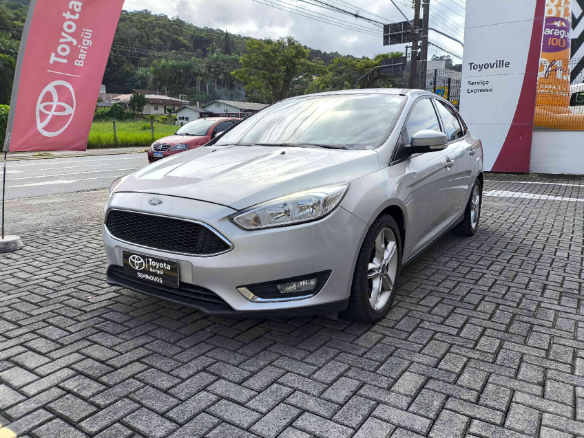 ford focus 2.0 se sedan 16v flex 4p powershift 2016