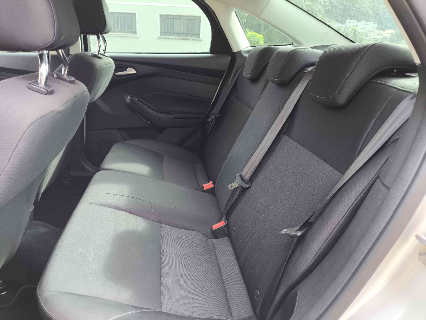 ford focus 2.0 se sedan 16v flex 4p powershift 2016