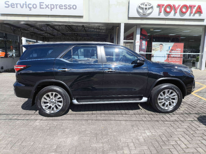 toyota hilux sw4 2.8 d-4d turbo diesel srx 7l 4x4 automatico 4p 2022