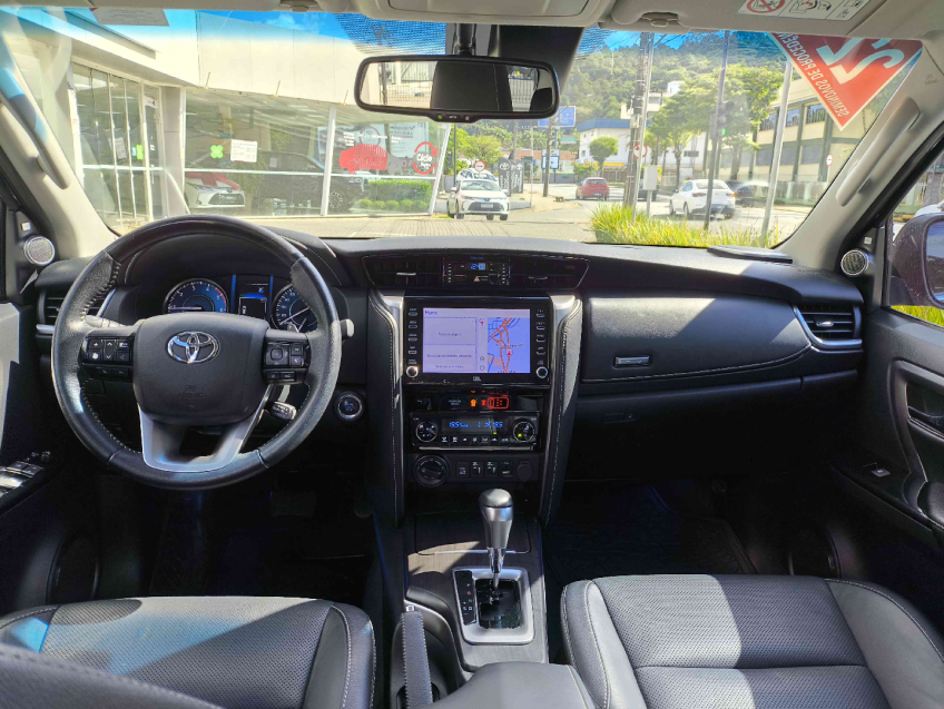 toyota hilux sw4 2.8 d-4d turbo diesel srx 7l 4x4 automatico 4p 2022