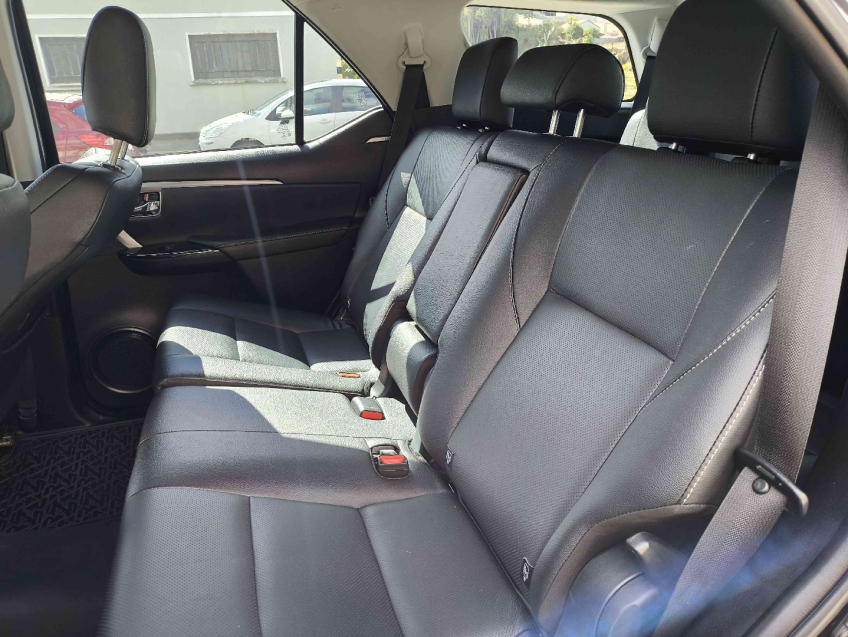 toyota hilux sw4 2.8 d-4d turbo diesel srx 7l 4x4 automatico 4p 2022