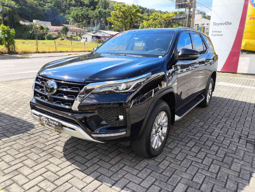 toyota hilux sw4 2.8 d-4d turbo diesel srx 7l 4x4 automatico 4p 2022