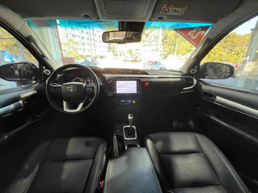 hilux srx 2.8 diesel