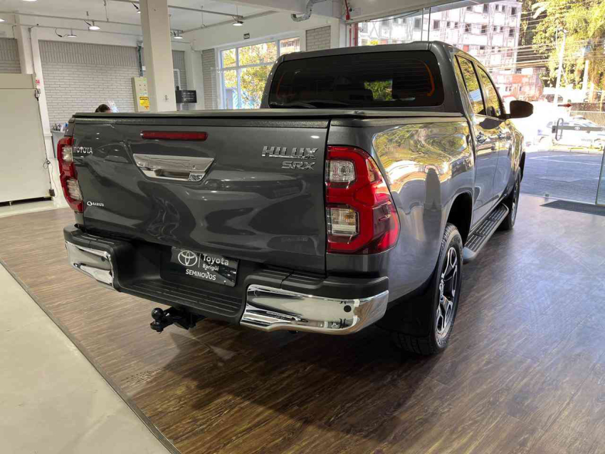 hilux srx 2.8 diesel