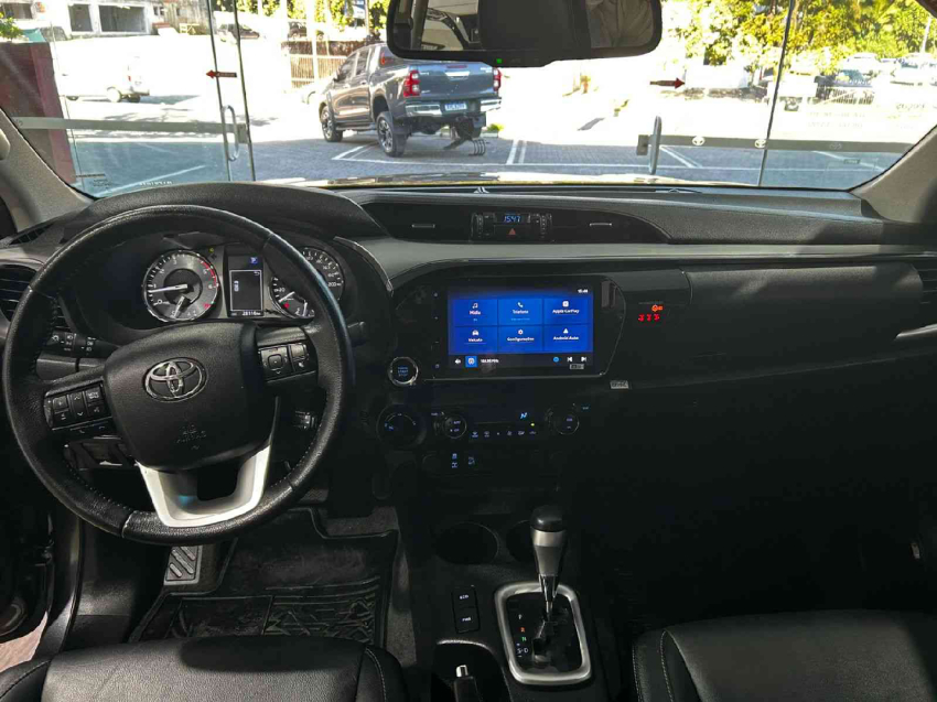 hilux srx 2.8 diesel