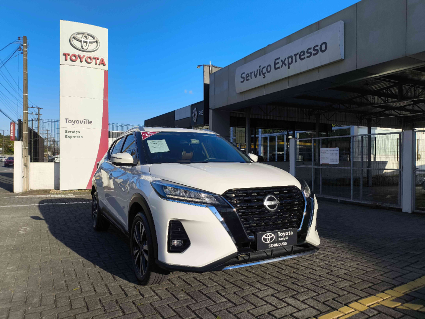 nissan kicks 1.6 16v flexstart exclusive xtronic flex 4p automatico 2024