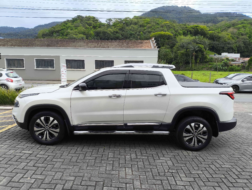 fiat toro 1.3 turbo 270 flex volcano at6 4p automatico 20233