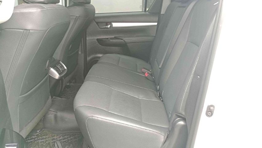 toyota hilux 2.8 d-4d turbo diesel cd srx 4x4 automatico 4p 202411