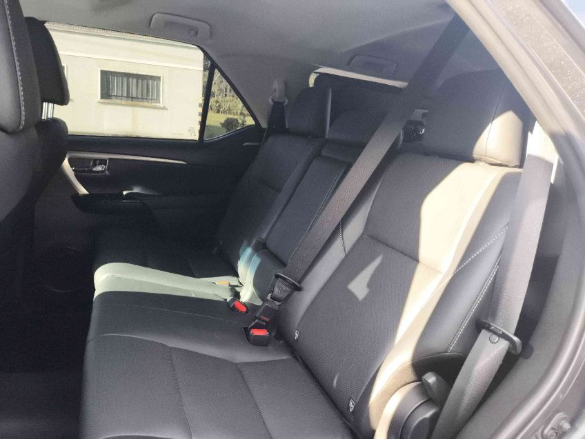 toyota hilux sw4 2.8 d-4d turbo diesel srx platinum 7l 4x4 automatico 4p 202512