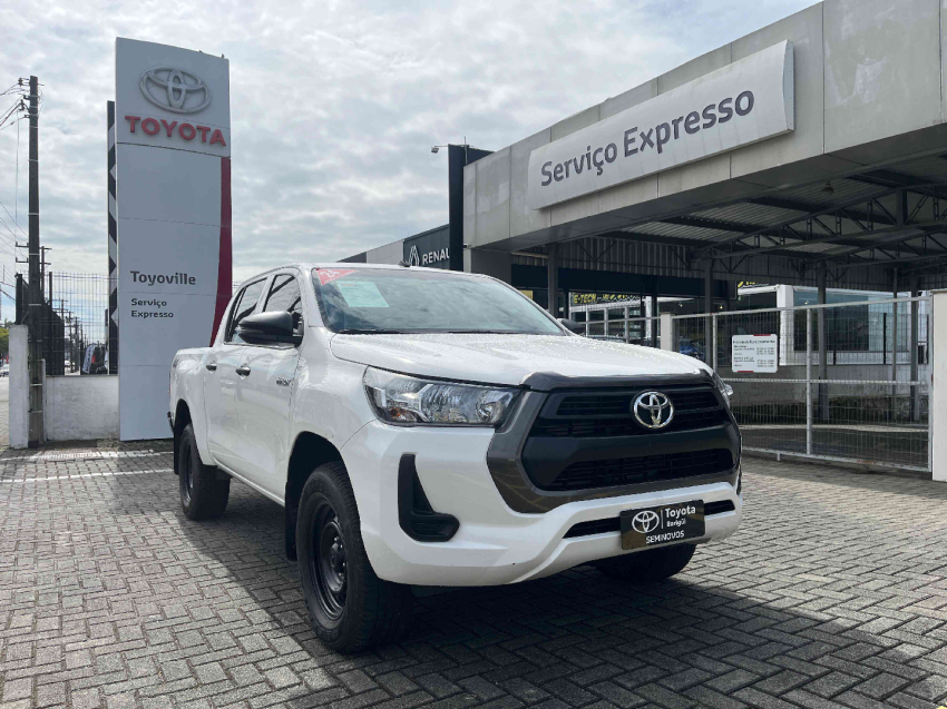 toyota hilux 2.8 d-4d turbo diesel cd power pack 4x4 automatico 4p 2024