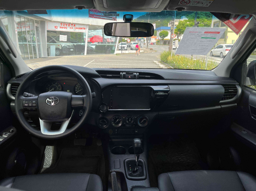 toyota hilux 2.8 d-4d turbo diesel cd power pack 4x4 automatico 4p 202410