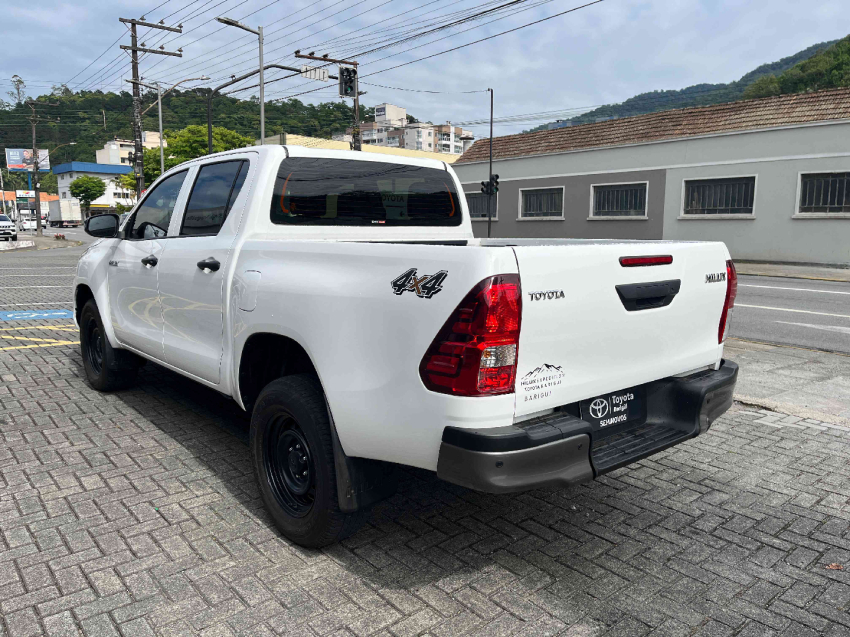 toyota hilux 2.8 d-4d turbo diesel cd power pack 4x4 automatico 4p 20244
