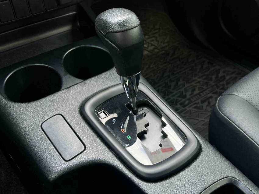 toyota hilux 2.8 d-4d turbo diesel cd power pack 4x4 automatico 4p 202411