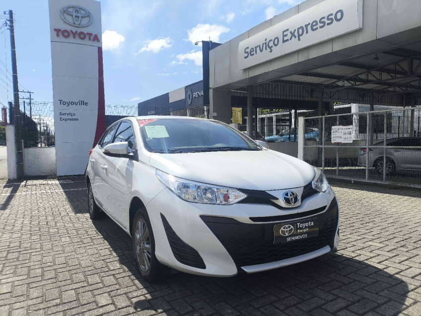 toyota yaris 1.5 16v flex sedan xl plus connect multidrive 4p automatico 2022