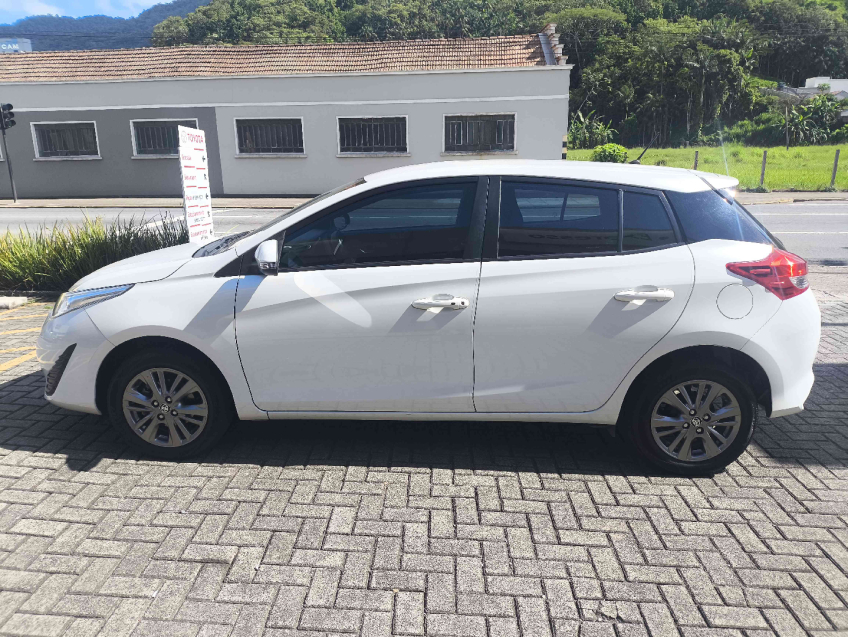 toyota yaris 1.5 16v flex sedan xl plus connect multidrive 4p automatico 20223