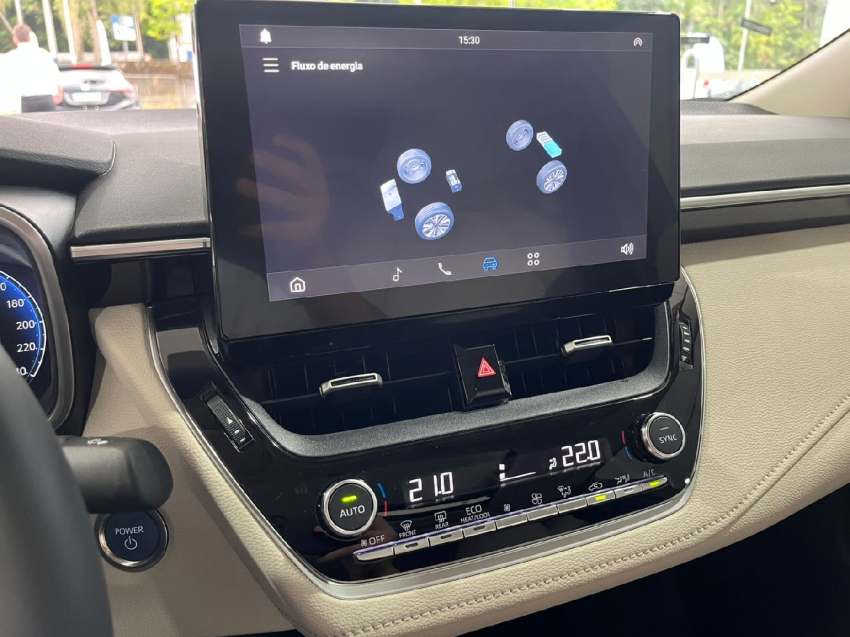 corolla altis 1.8 hibrido11