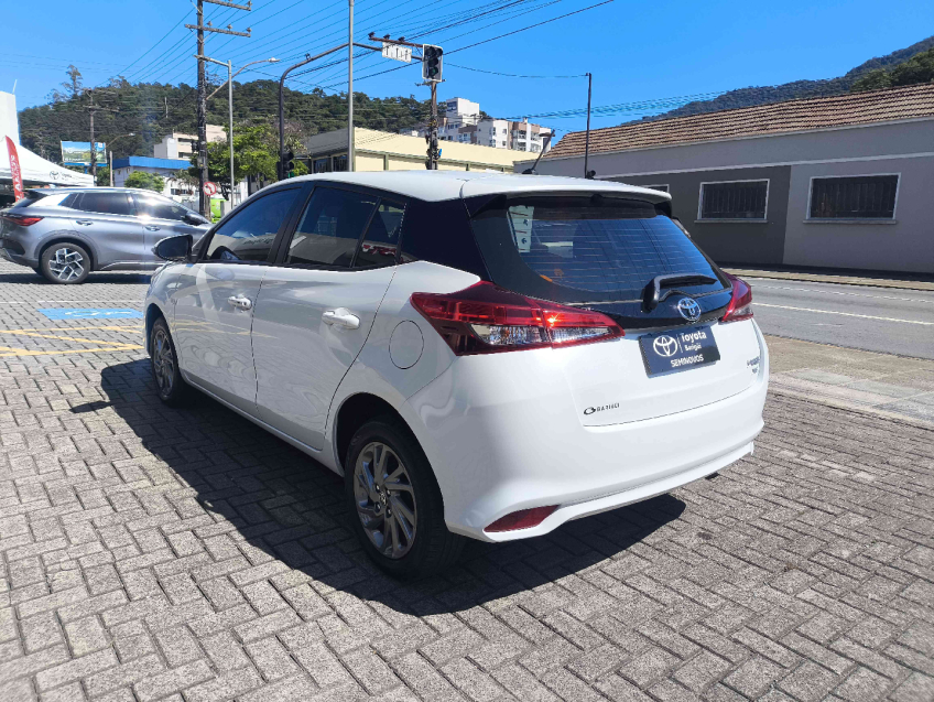 toyota yaris 1.5 16v flex xs multidrive 4p automatico 20254