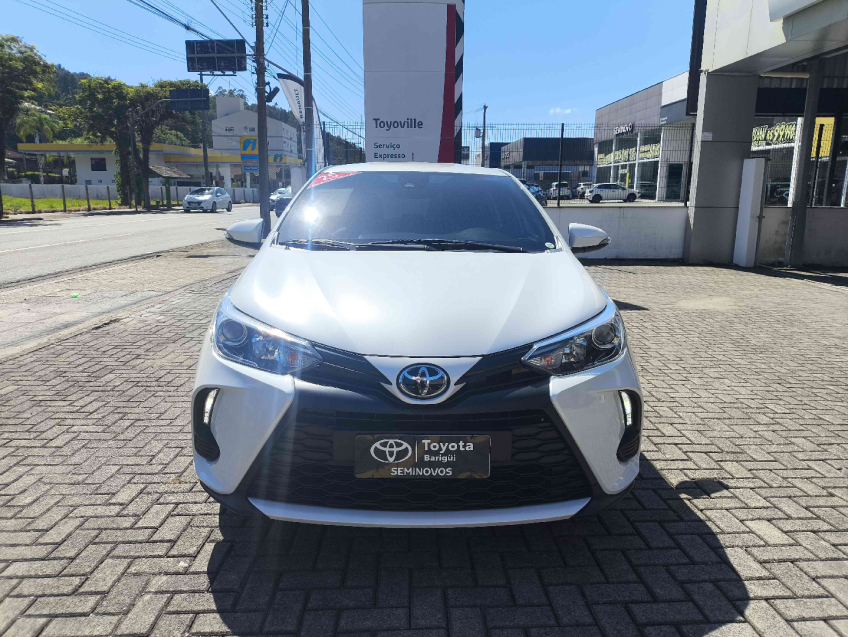 toyota yaris 1.5 16v flex xs multidrive 4p automatico 20251