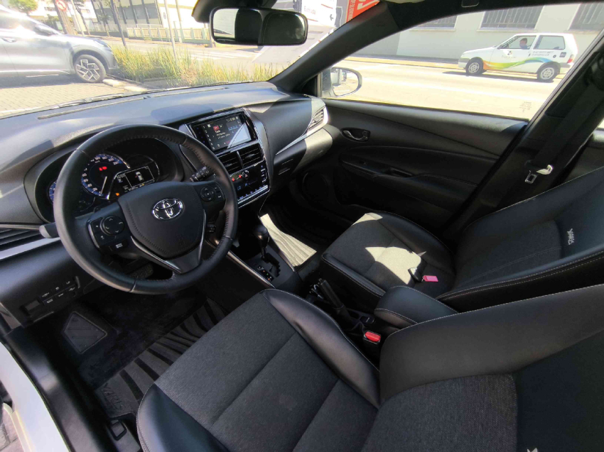 toyota yaris 1.5 16v flex xs multidrive 4p automatico 202510