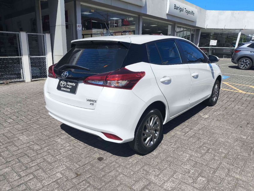 toyota yaris 1.5 16v flex xs multidrive 4p automatico 20256