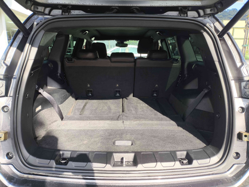 jeep commander 2.0 td380 turbo diesel overland at9 4p automatico 20239